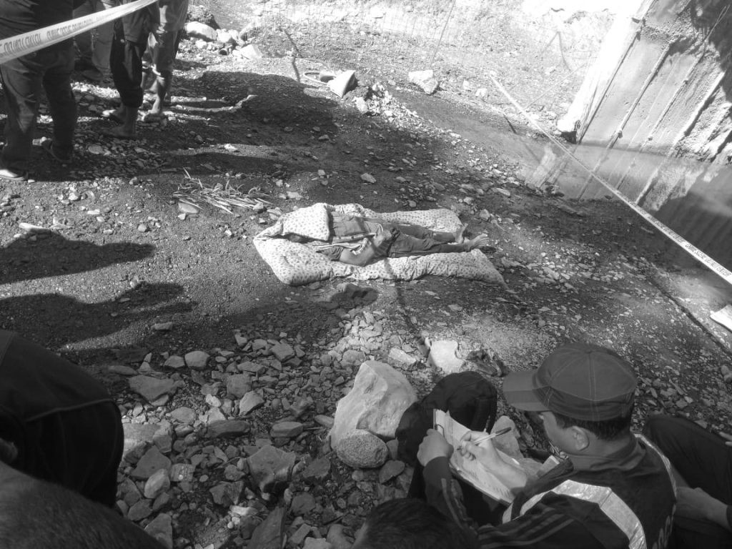 घाँस काट्न जाने क्रममा भिरबाट लडेर वृद्धको मृत्यु