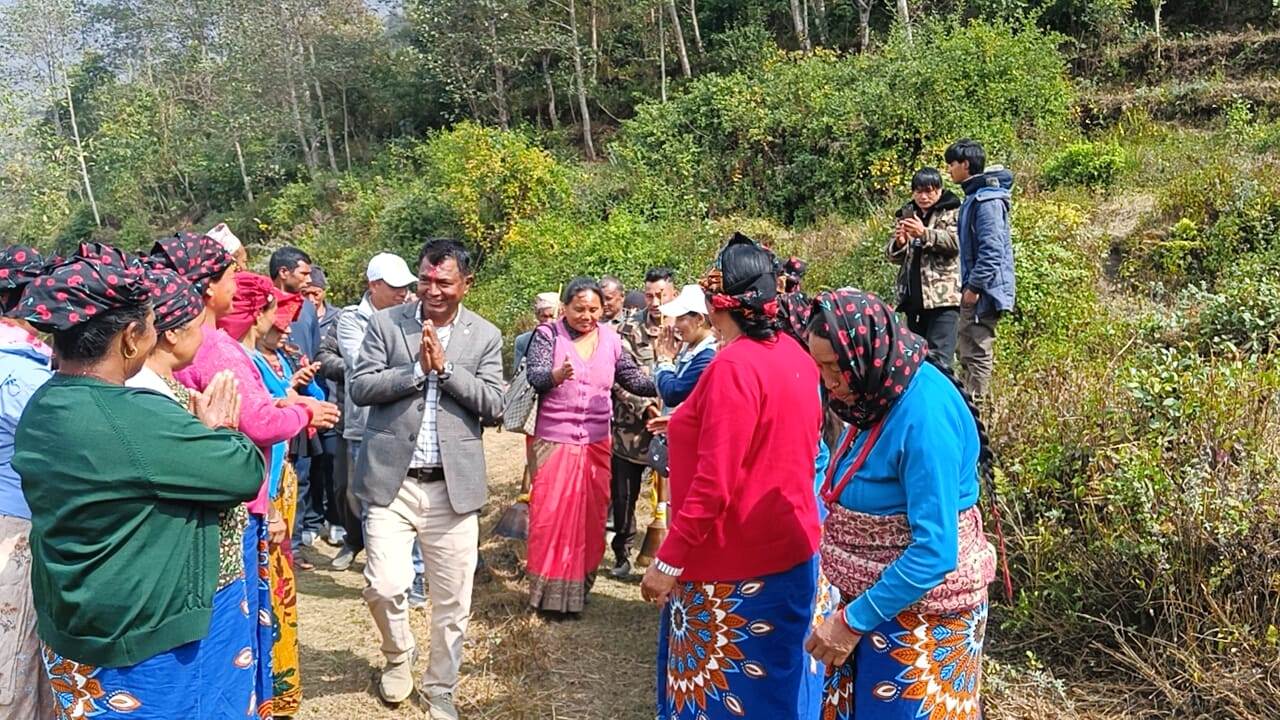 मंगलामा एमालेको चुनावी सभाः जिल्लाको विकासमा केन्द्रीत हुने उम्मेदवारद्वयको प्रतिबद्धता