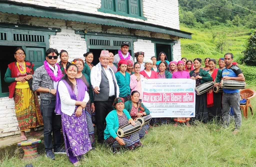 मालिका गाउँपालिकाको दिच्यामका महिलाहरुलाई मादल बजाउने सिप विकास तालिम
